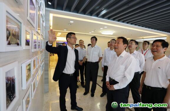 國(guó)家發(fā)展改革委副主任張勇出席第五屆深圳國(guó)際低碳城論壇開幕式并調(diào)研深圳碳交易試點(diǎn)工作