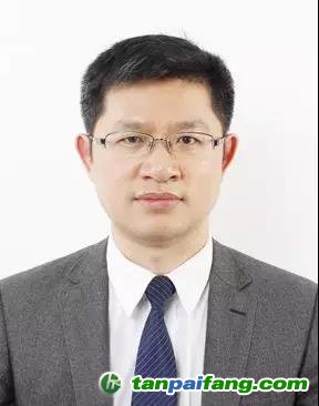 葛興安，深圳排放權交易所總裁、深圳經(jīng)濟特區(qū)金融學會綠色金融專業(yè)委員會秘書長、聯(lián)合國開發(fā)計劃署可持續(xù)發(fā)展金融顧問委員會委員