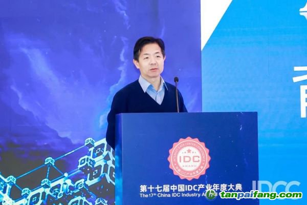 北京航空航天大學航空科學與工程學院人機與環(huán)境工程 制冷及低溫工程教授、博導，中國制冷學會學術(shù)委員會委員、北京制冷學會常務(wù)理事袁衛(wèi)星
